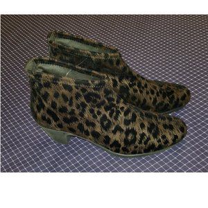 TONI PONS Finley Pull-On Ankle Booties Womens Size 8.5 Dark Brown Animal Print